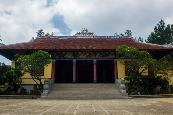 Пагода Линь Шон (Chua Linh Son) Далат, Вьетнам.